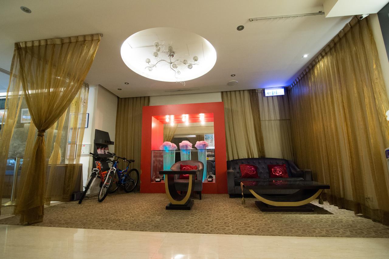Mila Hotel Taichung Exterior foto